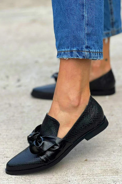 Georgia | Black Loafer With Shiny Bow