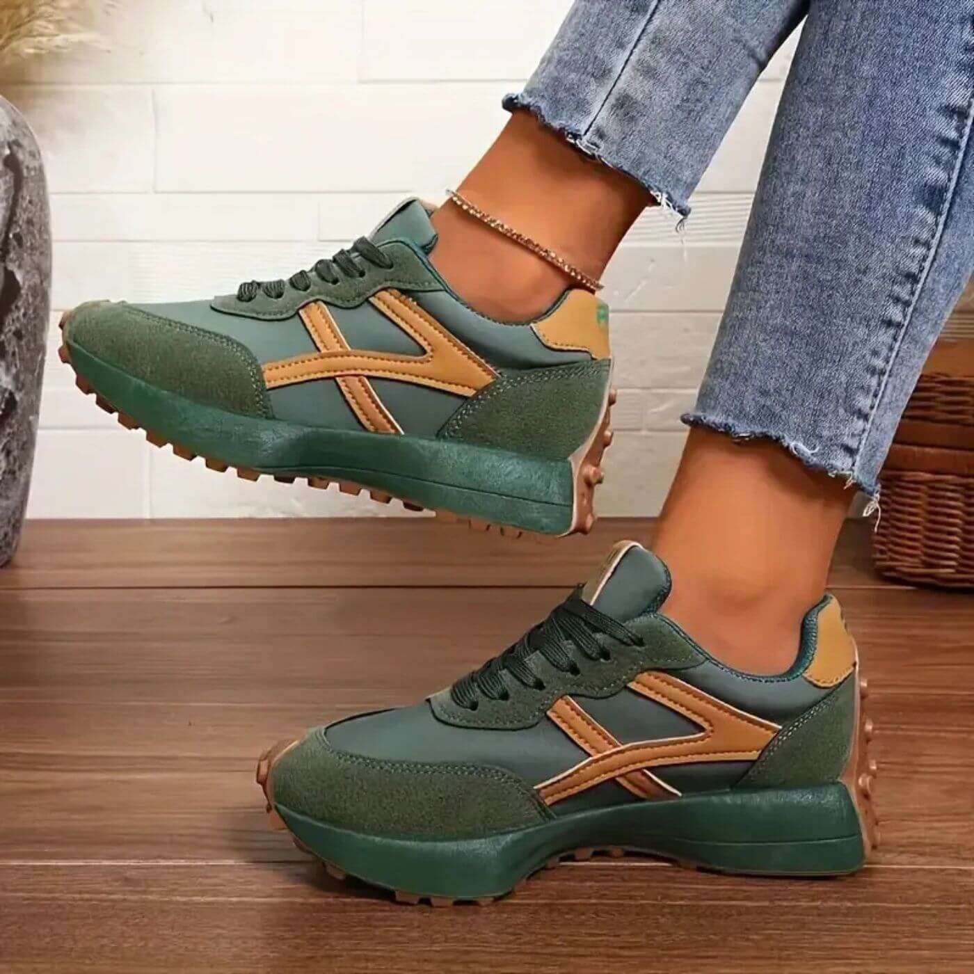 Judith - Non-Slip Orthopedic Sneakers.